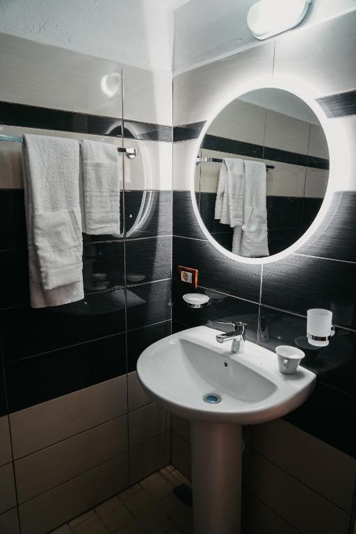 Koupelna v ubytování Bujtina ANLU