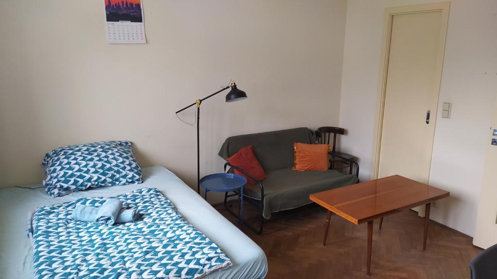 Posezení v ubytování Spacious Rooms in Prague 6 near center