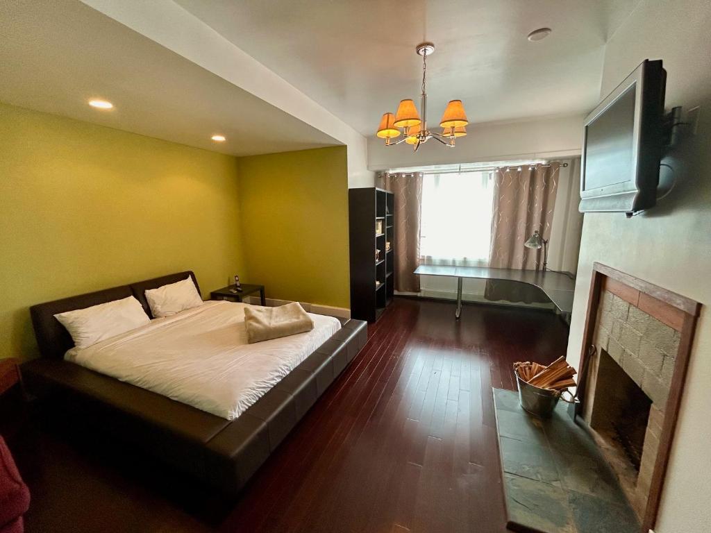 
Suite with City View
