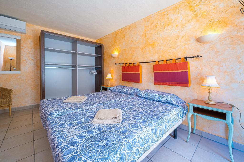 Postel nebo postele na pokoji v ubytování Stunning Villa Carichel Blanc