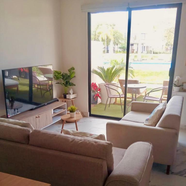 A pie de Alberca Parking Llegada Autonoma Aire Acondicionado Duermen 12 huespedes Pet FRIENDLY - Casa De Tres Habitaciones