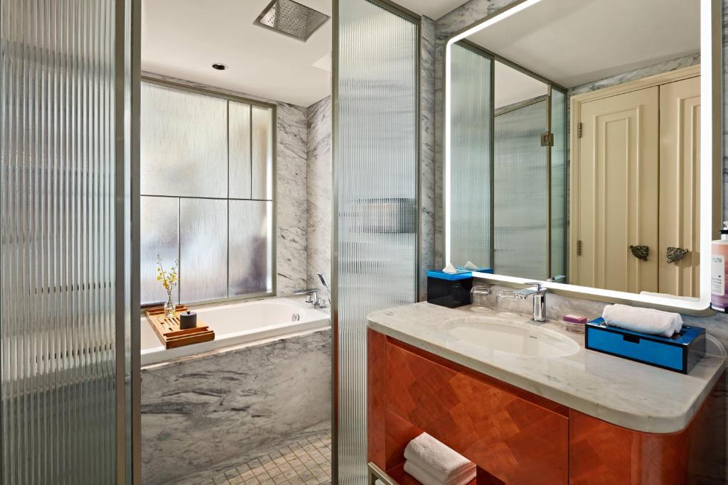 Premium King Room - Complimentary daily chocolate hour 5-6pm