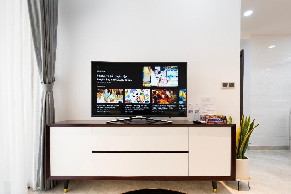 3. Các yếu tố cần lưu ý khi chọn mua tivi treo tường giá rẻ