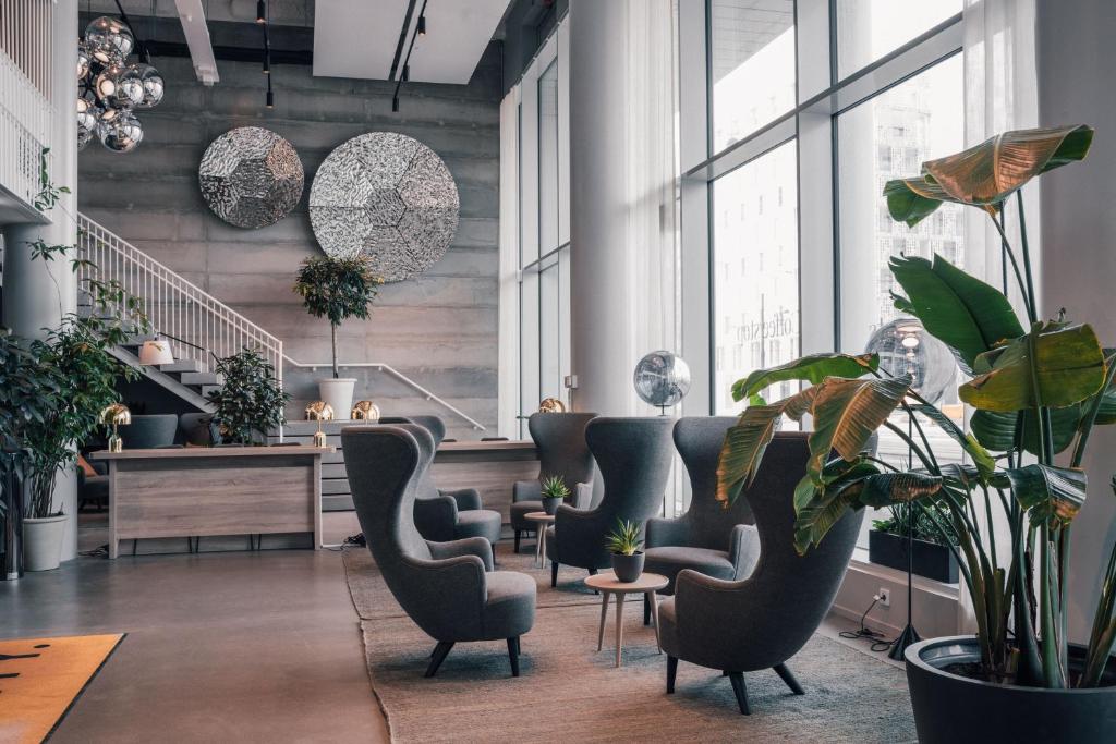 Unity Helsinki - A Studio Hotel的休息区