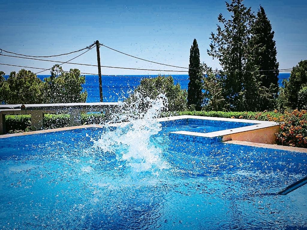 The swimming pool at or close to Villa CostaMare - enjoy lazy days on the private Pool-Jacuzzi
