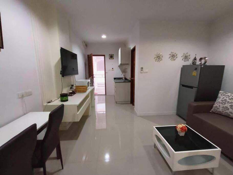 Kuchyň nebo kuchyňský kout v ubytování Baan Klang Condo in Central Hua Hin