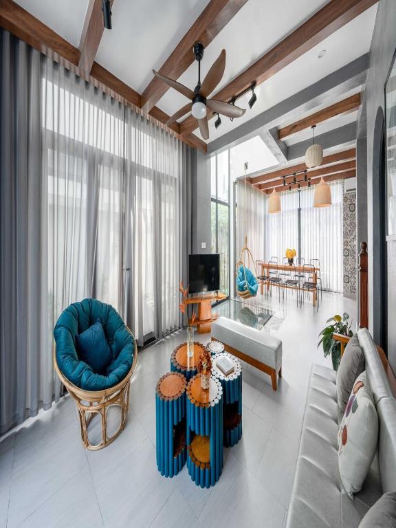 Χώρος καθιστικού στο Chuỗi Villa FLC 4 Ngủ sang trọng - Hạ long