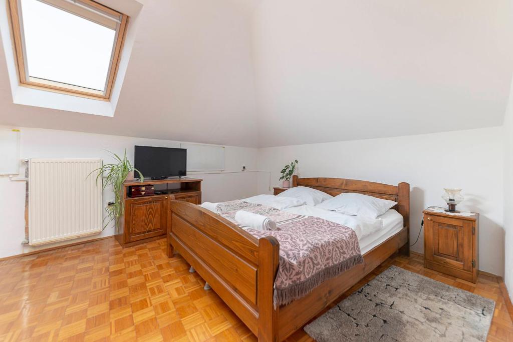 Postel nebo postele na pokoji v ubytování Bed and Breakfast Mili Vrh