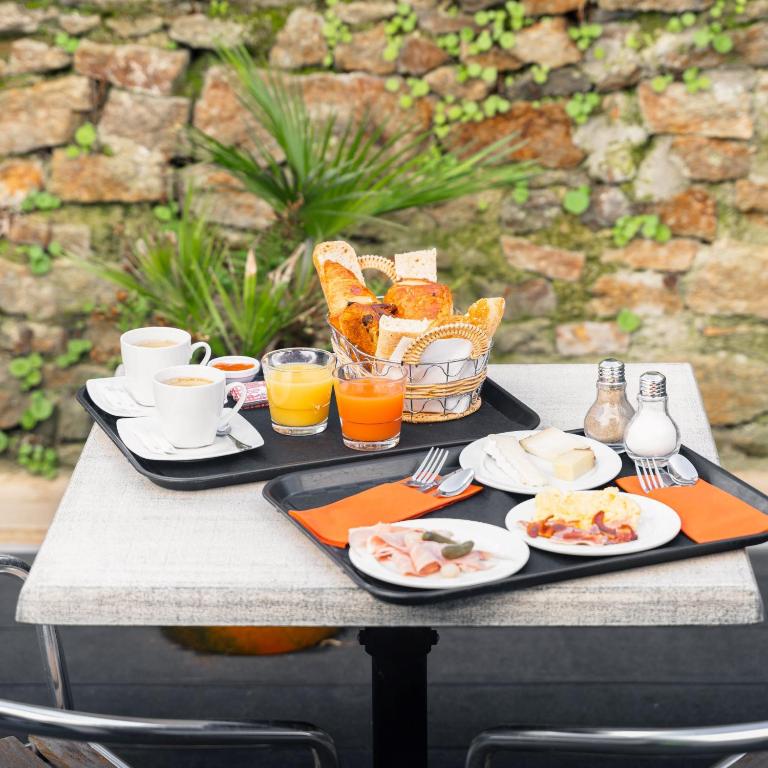 Hôtel du Château Dinan - Originals Boutique - Superior Twin Room With Terrace