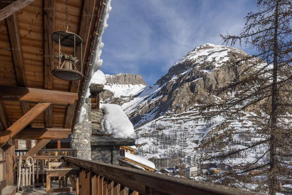 Val d’Isère - Extraordinaire Chalet Montana avec piscine sur la piste Olympique de Belevarde. – photo 19