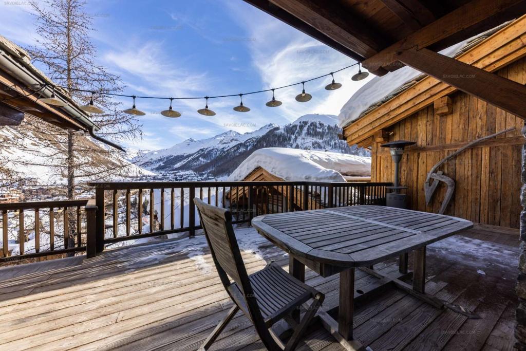 Val d’Isère - Extraordinaire Chalet Montana avec piscine sur la piste Olympique de Belevarde. – photo 20