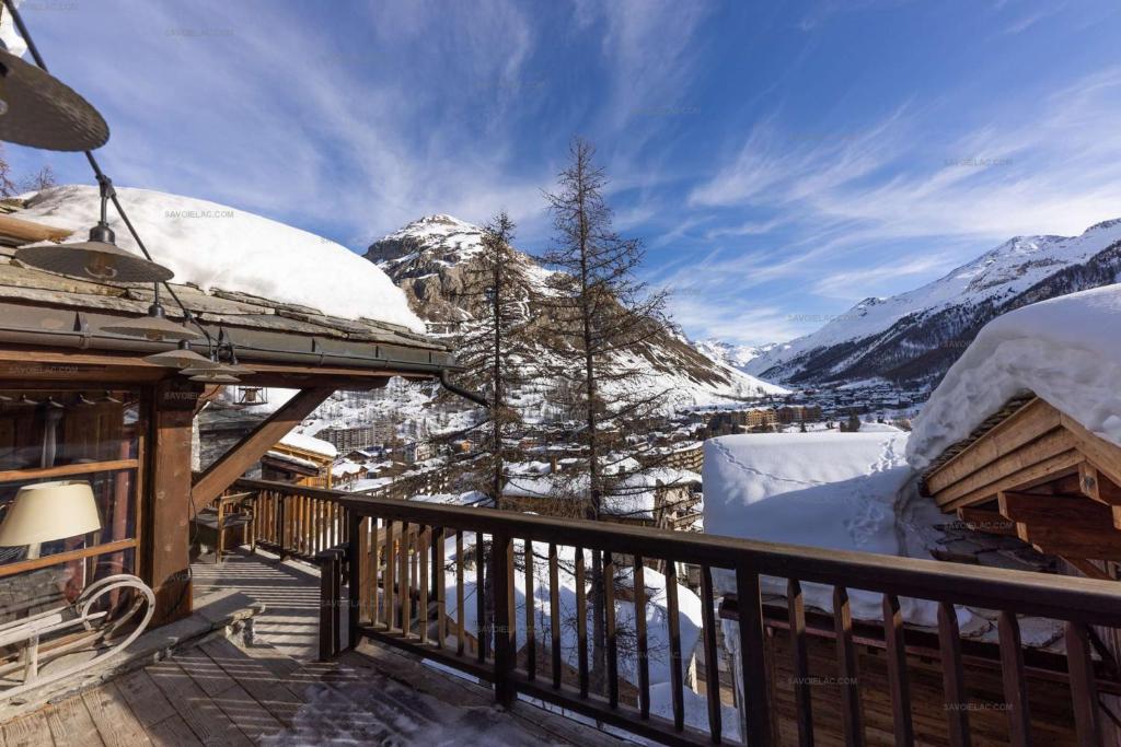 Val d’Isère - Extraordinaire Chalet Montana avec piscine sur la piste Olympique de Belevarde. – photo 21