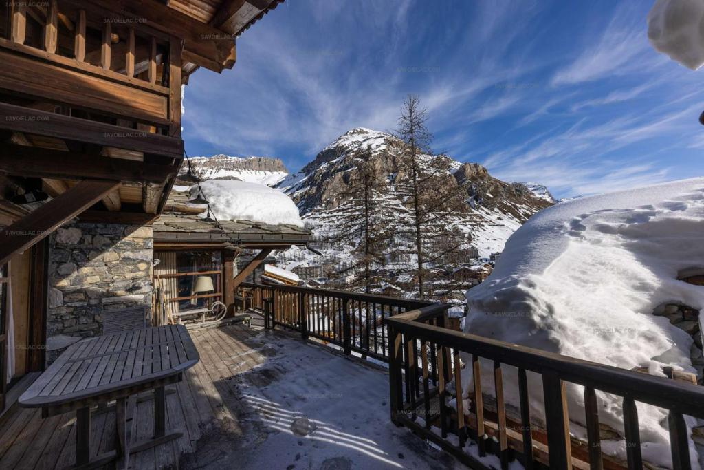 Val d’Isère - Extraordinaire Chalet Montana avec piscine sur la piste Olympique de Belevarde. – photo 22