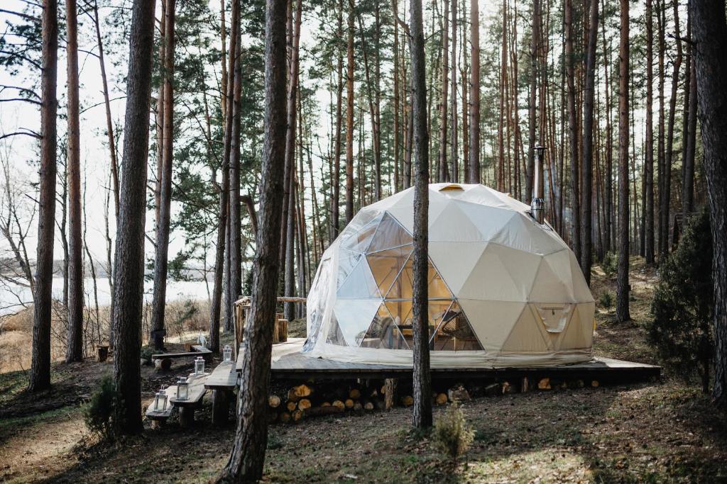 Příroda nedaleko luxury tent