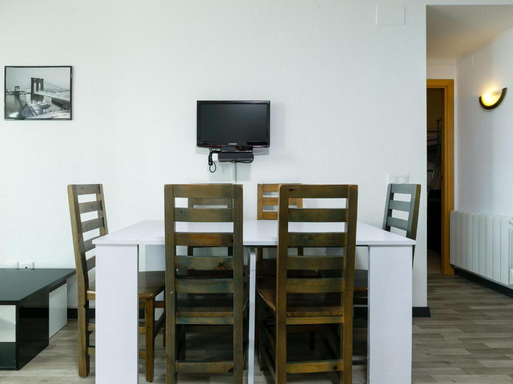 Fotografia z galérie ubytovania Apartamento luminoso con piscina comunitaria, cerca de la playa y centro de Santa Margarita, Roses - ES-228-119 v destinácii Roses