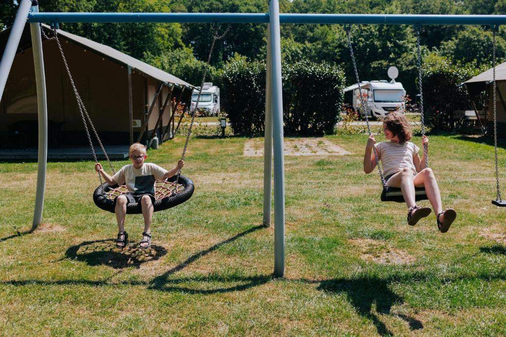 Hosté ubytování Safaritent op groen en kindvriendelijk park op de Veluwe