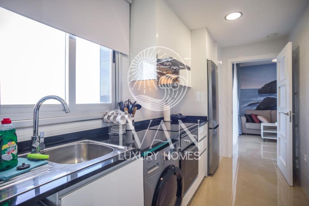 Kuchyň nebo kuchyňský kout v ubytování Casa Mural Ivan Luxury Homes 6ªPlta Norte 1ªLinea