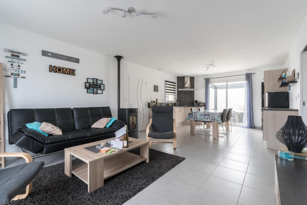 Maison neuve avec terrasse et pergola - Maison De Trois Chambres