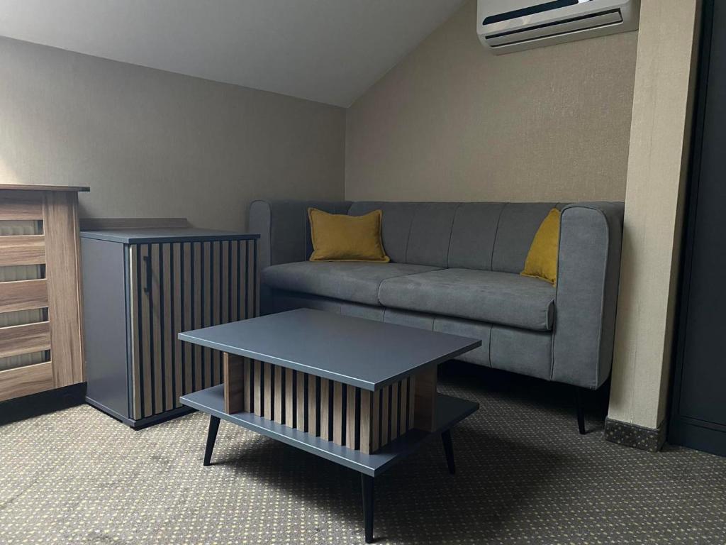 Posezení v ubytování Hotel Stari Krovovi