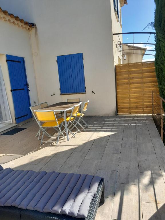 Balkón nebo terasa v ubytování Sud luberon