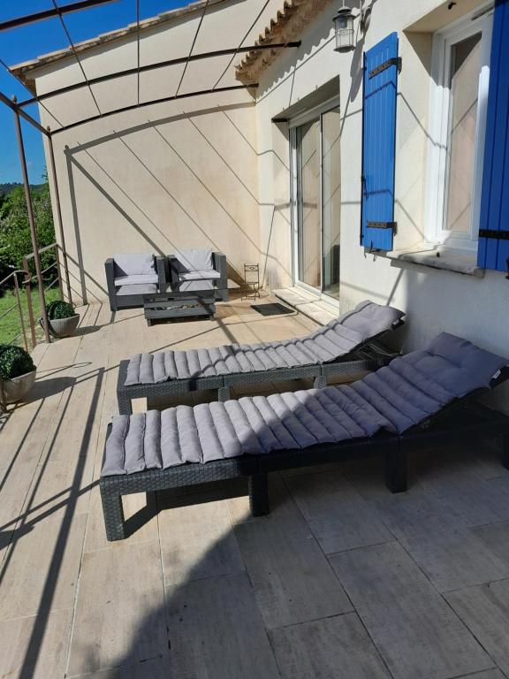 Balkón nebo terasa v ubytování Sud luberon