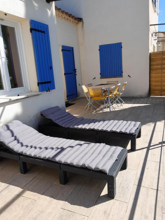 Balkón nebo terasa v ubytování Sud luberon