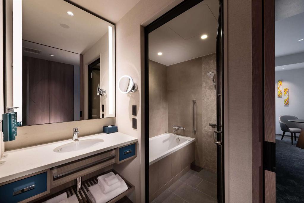 DoubleTree by Hilton Osaka Castle, Osaka (updated prices 2025)