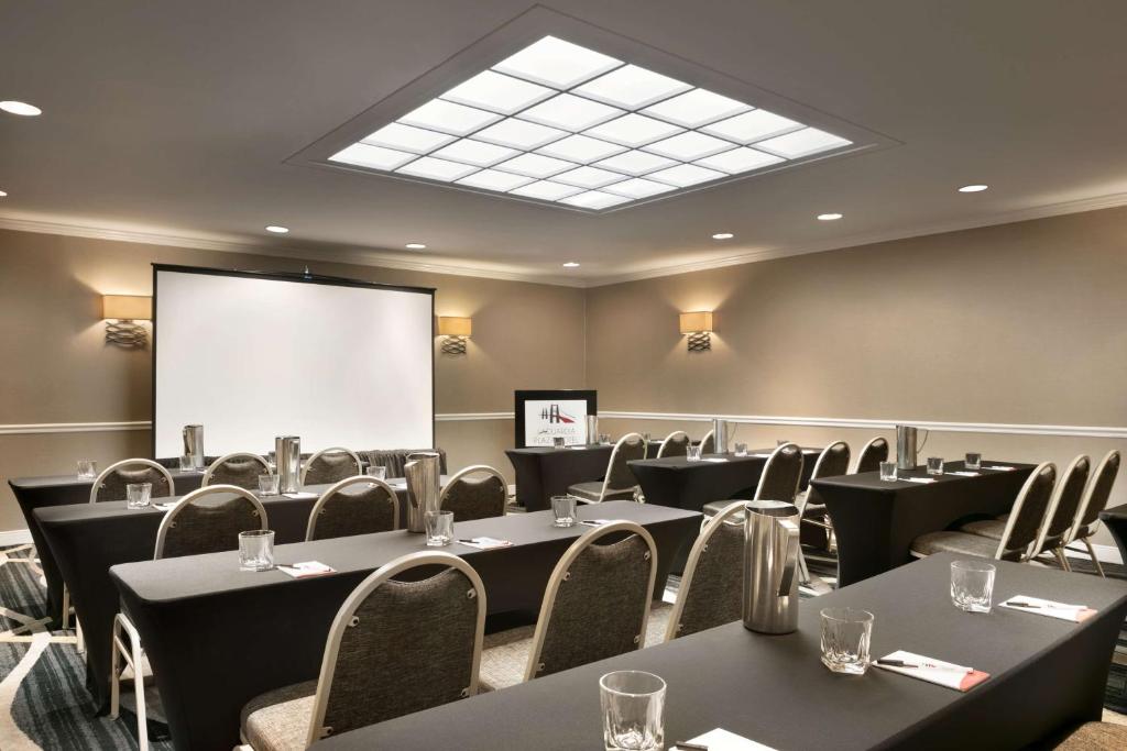 Konferenční prostory v ubytování DoubleTree by Hilton New York-LaGuardia