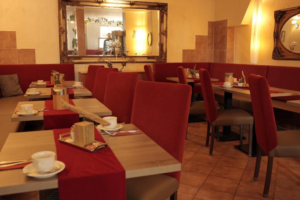Restaurace v ubytování Hotel Zur Sonne