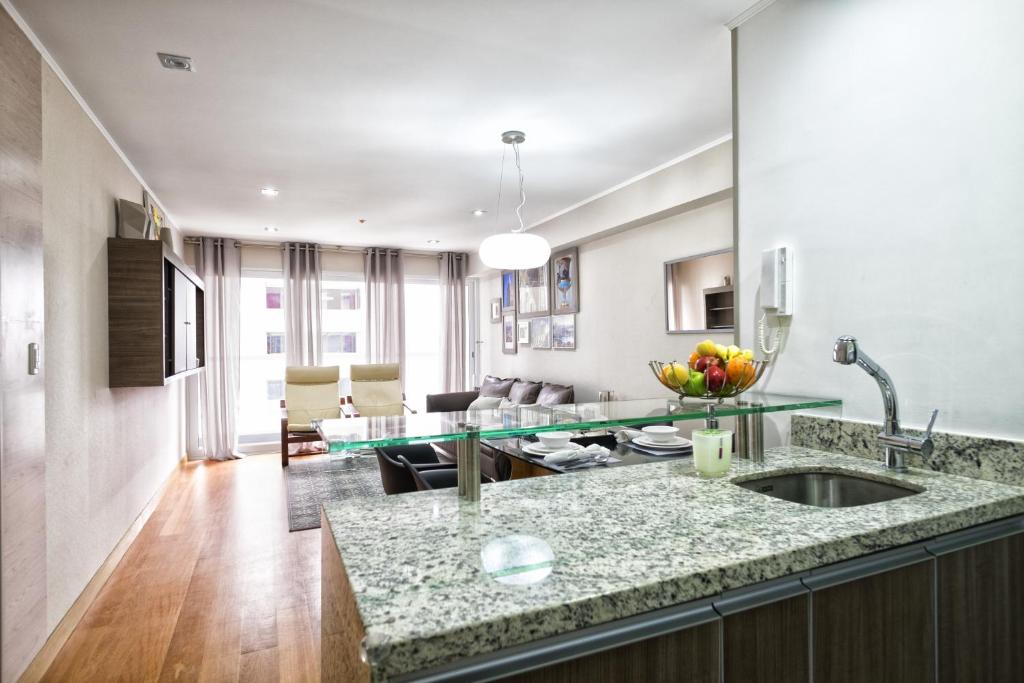 Η κουζίνα ή μικρή κουζίνα στο Upper Pardo Apartments