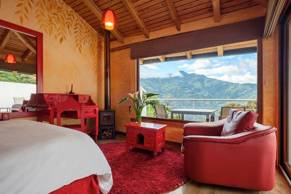 Nespecifikovaný výhled na hory nebo výhled na hory při pohledu z hotelu