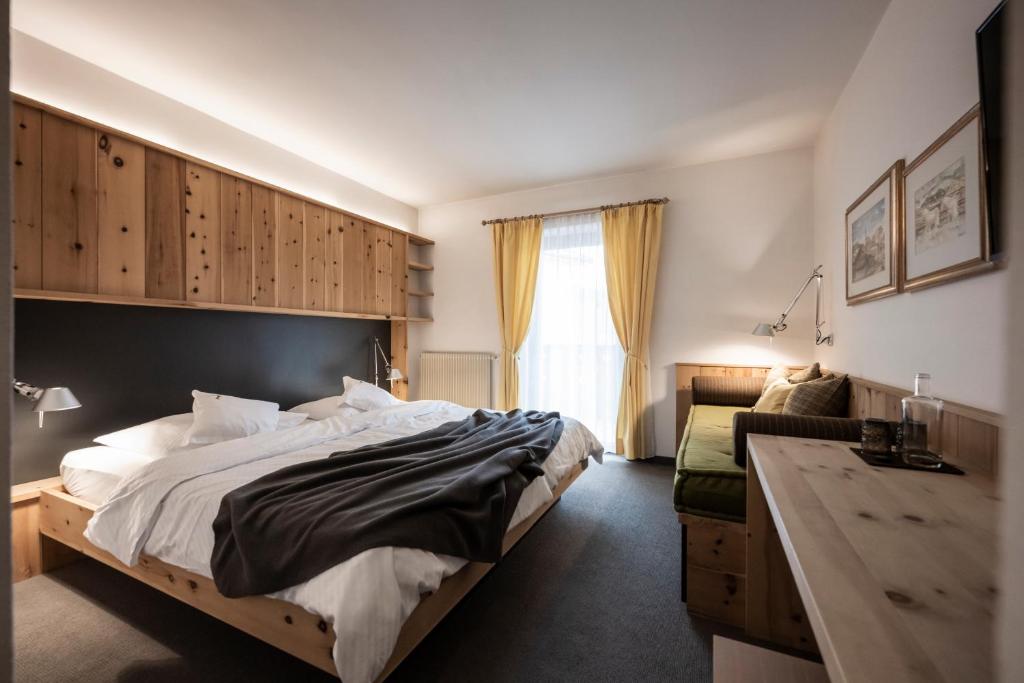 Postel nebo postele na pokoji v ubytování Hotel & Gasthof zum Hirschen