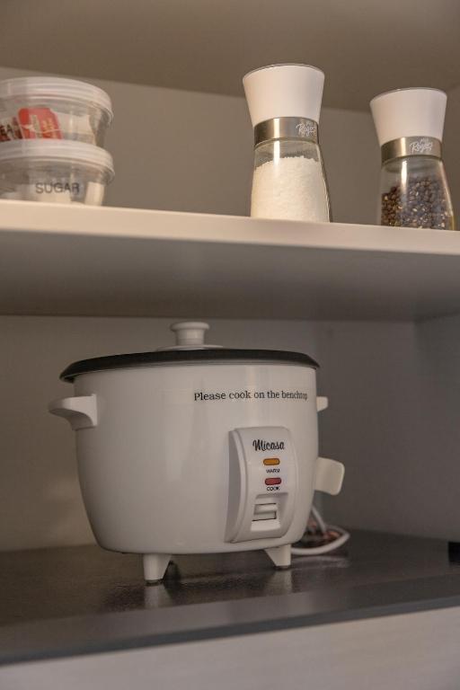 Back Garden Flat with Free On Street Parking and Fiber WIFI - 15 mins to Ferry, Stadium, CBD - Resim 16