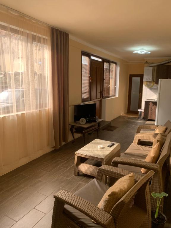 Χώρος καθιστικού στο Twin2 House