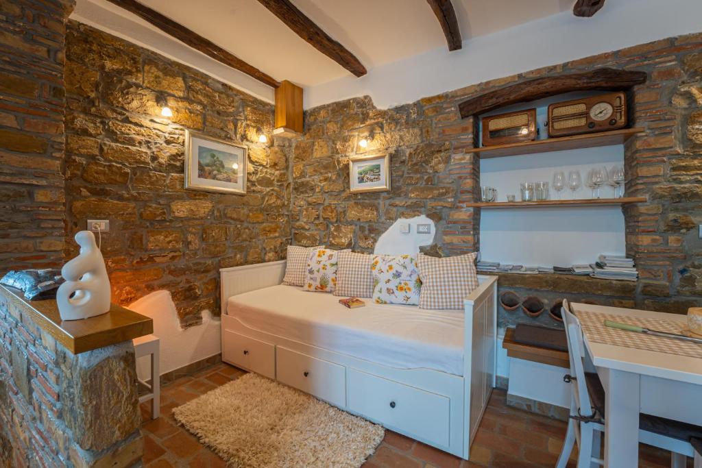 Posezení v ubytování Holiday Home Belveder Motovun with heated pool