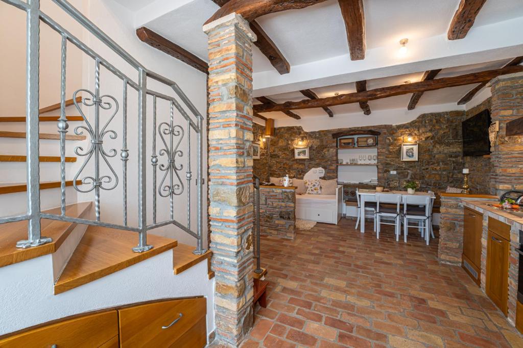 Kuchyň nebo kuchyňský kout v ubytování Holiday Home Belveder Motovun with heated pool