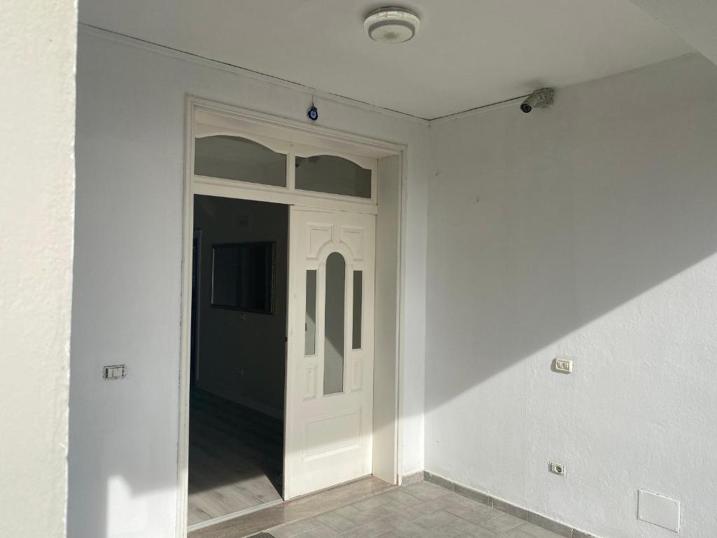 Fotografie z fotogalerie ubytování HENRI'S APARTAMENT v destinaci Durrës