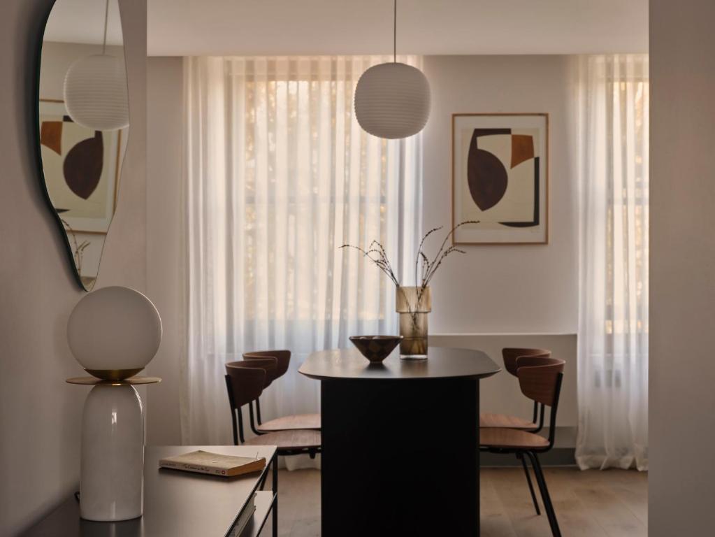 The Marloes - Executive Three-Bedroom Apartment