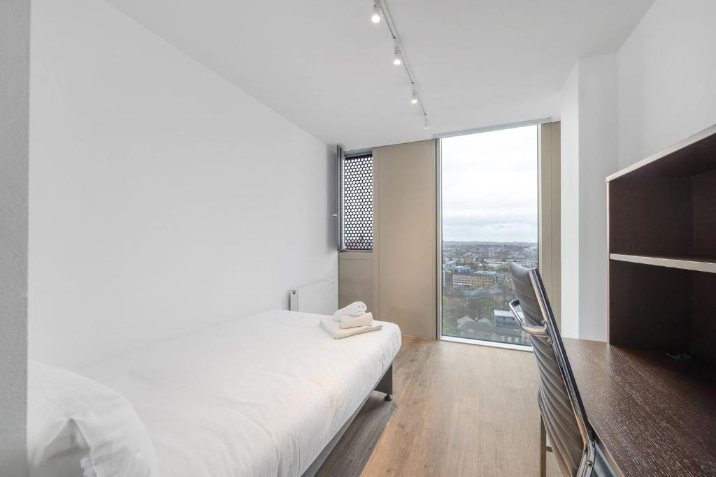 Studios, Apartments and Private Bedrooms with Shared Kitchen at Chapter Kings Cross in London - Deluxe Double Studio