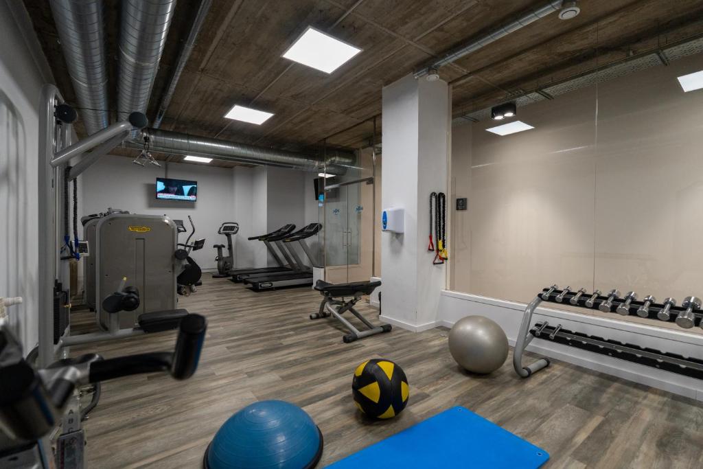Fitness centrum a/nebo fitness zařízení v ubytování Ushuaia, The Mountain Hotel