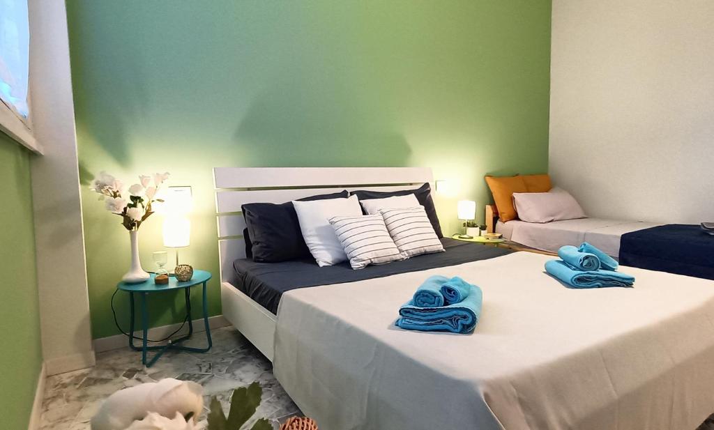 SAHI - Via Dei Ciclamini MM1 Primaticcio, Stadio San Siro, ospedale San Carlo - Two-Bedroom Apartment