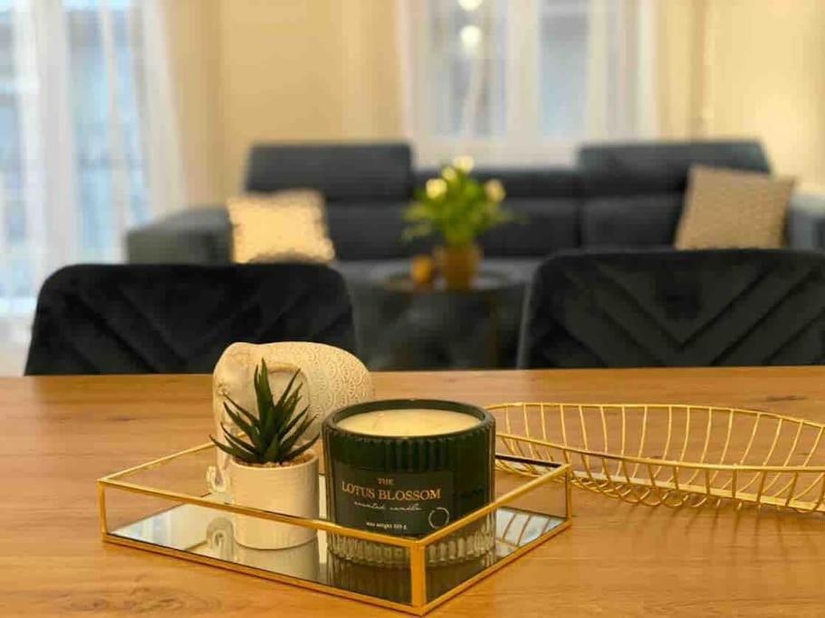 Newly NEW YORK Designed 3 Bedroom Apartment 1074 Budapest, 5 Csengery utca kép - 1