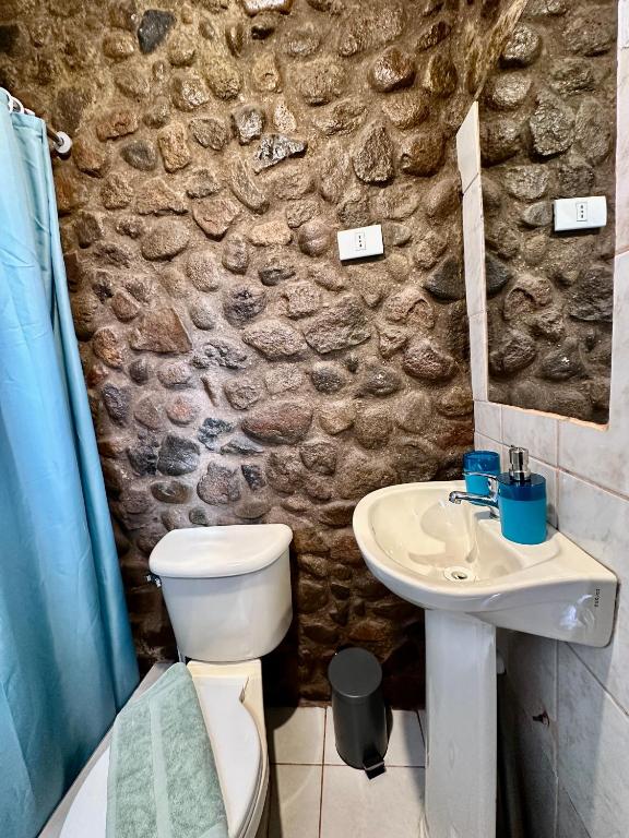 Koupelna v ubytování Hostal Qachi Chentura