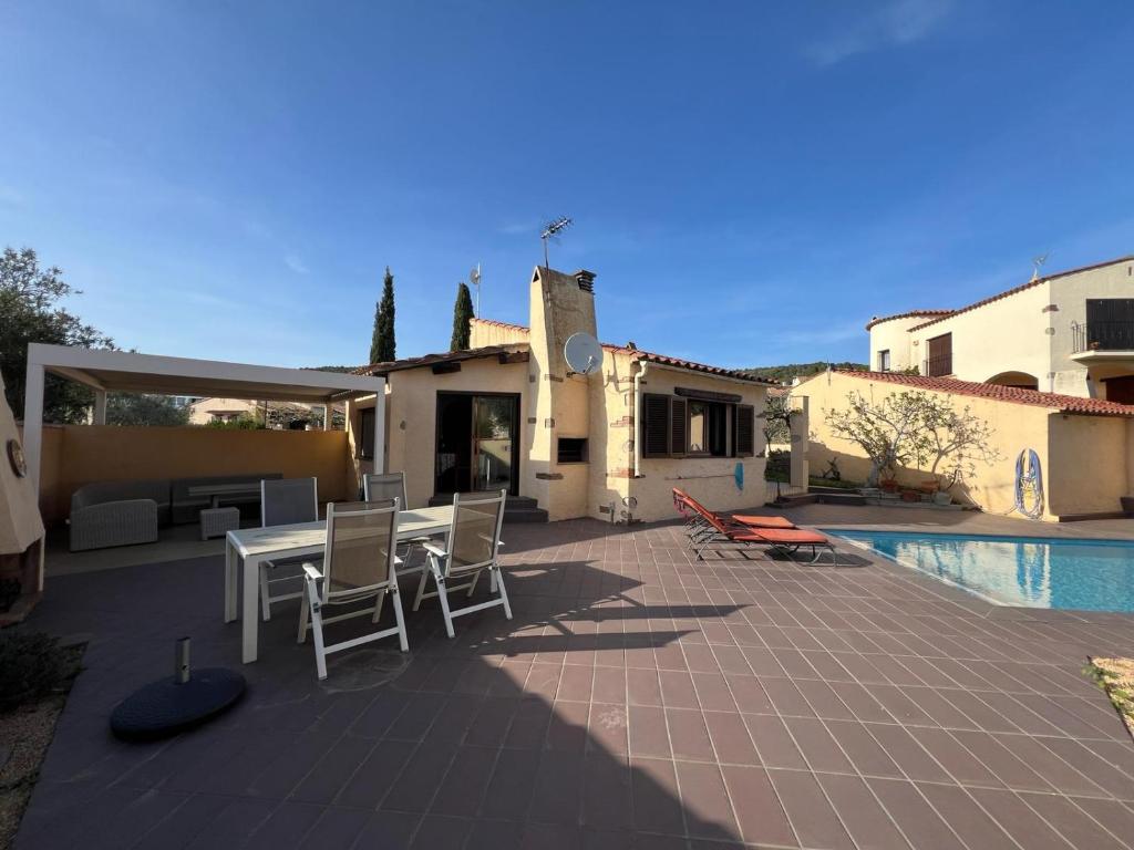Bazén v ubytovaní Villa Franca privat pool alebo v jeho blízkosti