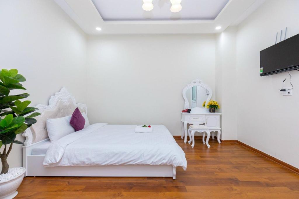 TV a/nebo společenská místnost v ubytování Villa Đà Lạt GD - Biệt Thự Đà Lạt GD Gần Hồ Xuân Hương Gần Chợ