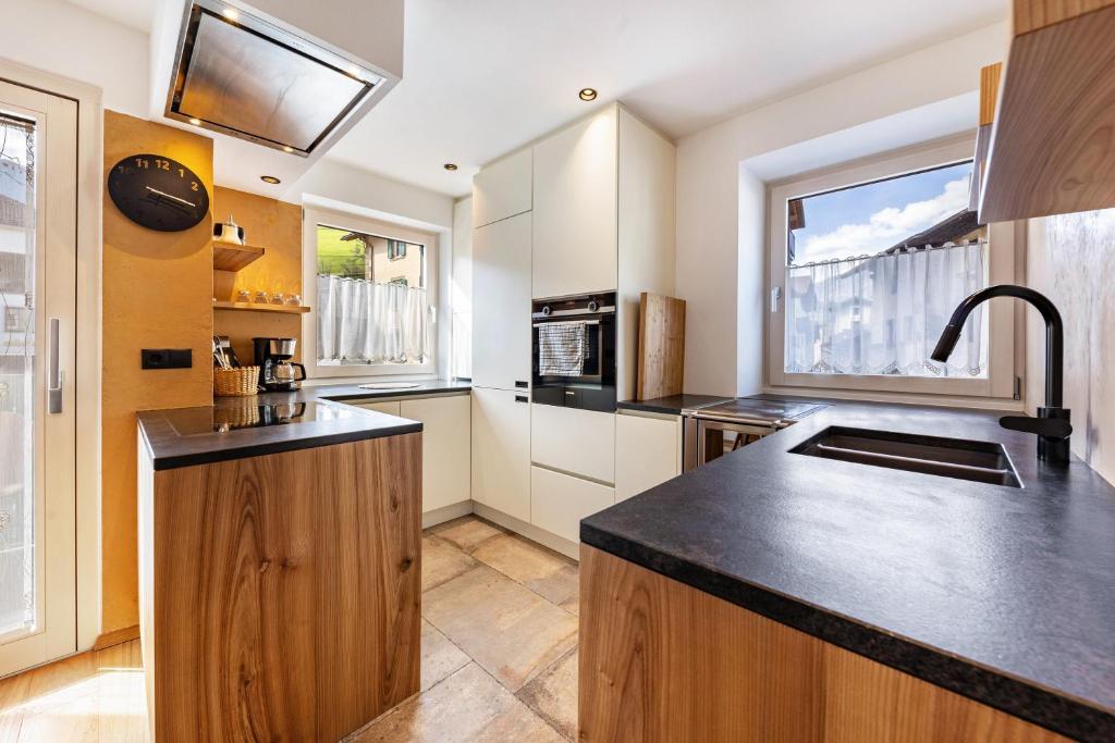 Kuchyň nebo kuchyňský kout v ubytování J N Appartement Spritzenhaus