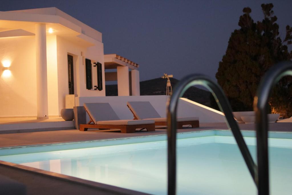 Swimmingpoolen hos eller tæt på Villa Boa By Milos Concierge