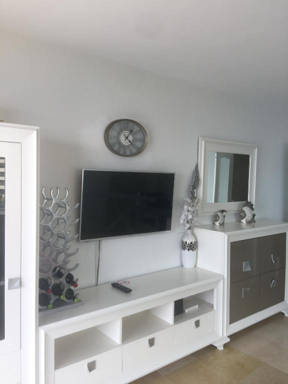 TV a/nebo společenská místnost v ubytování Apartment Alcalde Manuel Catalán Chana