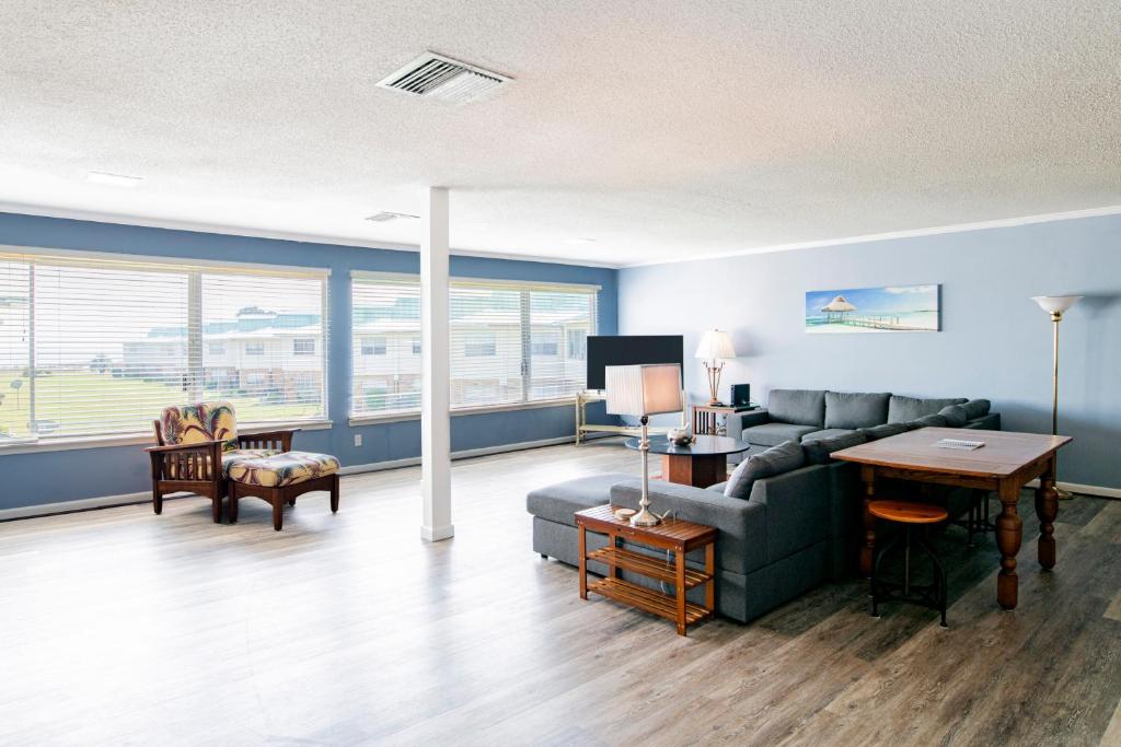 TV/trung tâm giải trí tại Island Oasis with a view