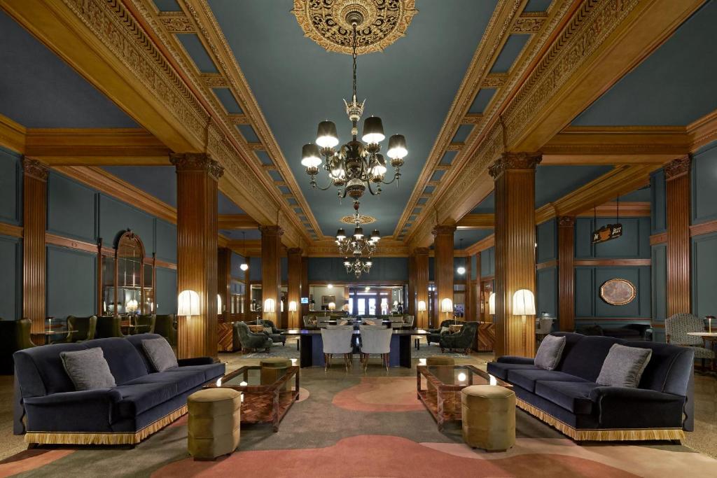 Posezení v ubytování Marcus Whitman Hotel and Conference Center